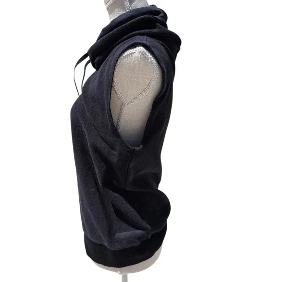 Under Armour Pullover Top Black Unstoppable Funnel Sleeveless Medium $70 - Picture 4 of 4